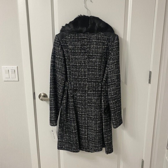 VIA SPIGA Women's Faux Fur Boucle Tweed Belted Coat. Black Tweed. Medium. Chic - Picture 8 of 14